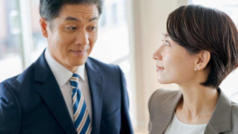 職場で始まる不倫のきっかけとは？不倫関係に隠されたリスク