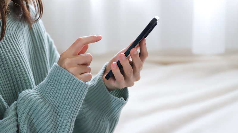 承認欲求が強い人の特徴とは？浮気との関係性は？